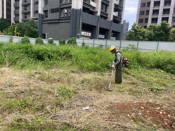 桃園割草